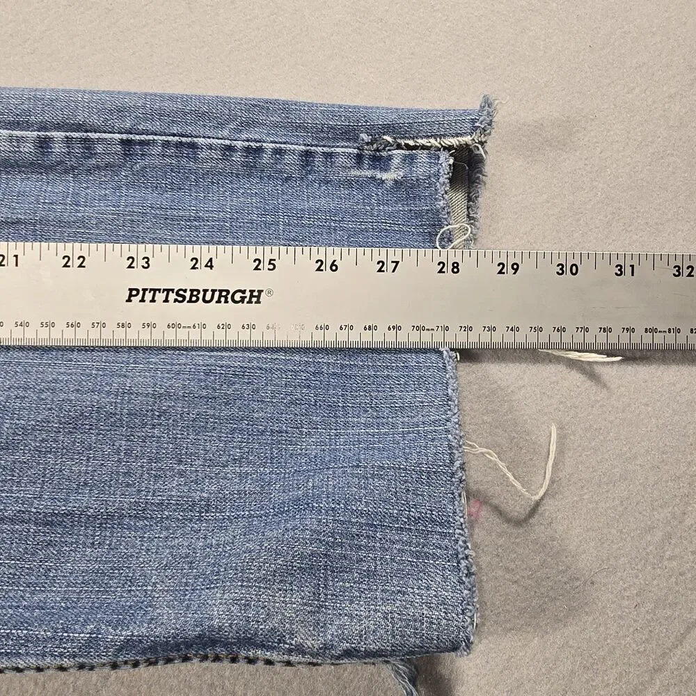 Levi's Jeans Mens 36x30 Blue 559‎ Relaxed Straight Cut Off Raw Hem Distressed